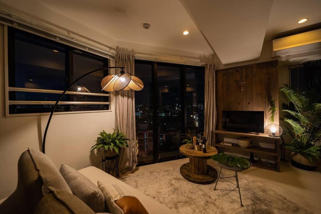 The Penthouse Ginowan Apartment Urasoe Bagian luar foto